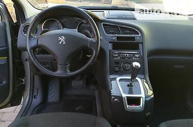 Минивэн Peugeot 5008 2015 в Заставной