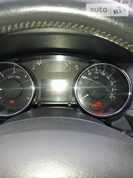 Мінівен Peugeot 5008 2011 в Мелітополі