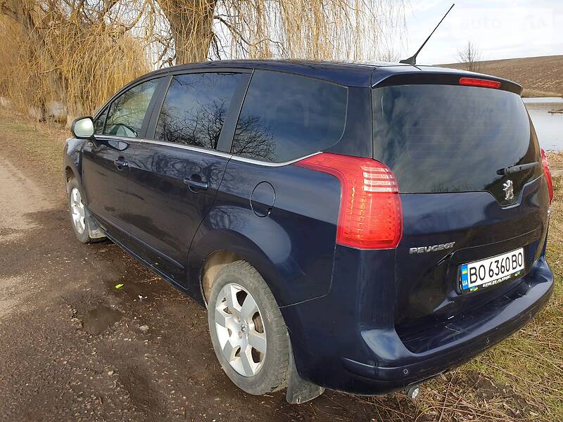 Мінівен Peugeot 5008 2010 в Снятині