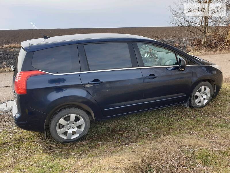 Мінівен Peugeot 5008 2010 в Снятині