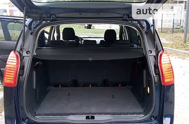 Мінівен Peugeot 5008 2010 в 