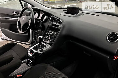 Мінівен Peugeot 5008 2010 в 