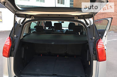Універсал Peugeot 5008 2012 в 