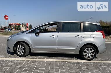 Мінівен Peugeot 5008 2011 в 