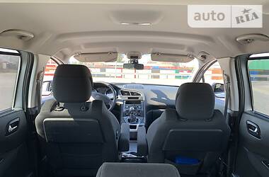 Мінівен Peugeot 5008 2011 в 