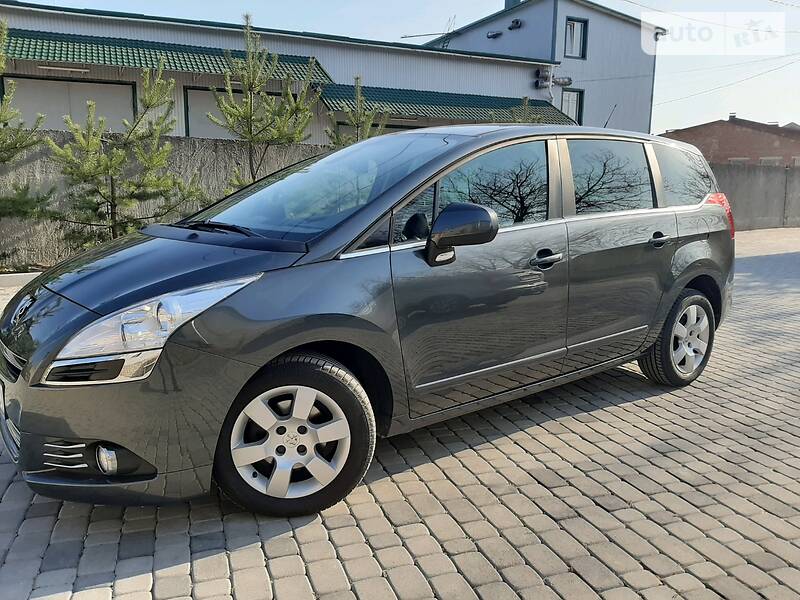 Универсал Peugeot 5008 2013 в Тернополе