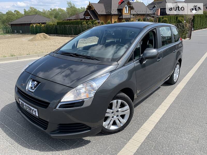 Мінівен Peugeot 5008 2010 в Стрию