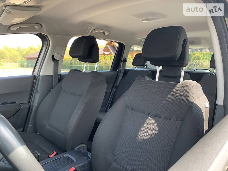 Мінівен Peugeot 5008 2010 в Стрию