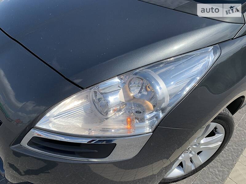 Мінівен Peugeot 5008 2010 в Стрию