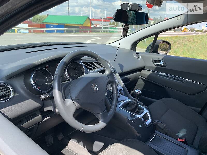 Мінівен Peugeot 5008 2010 в Стрию