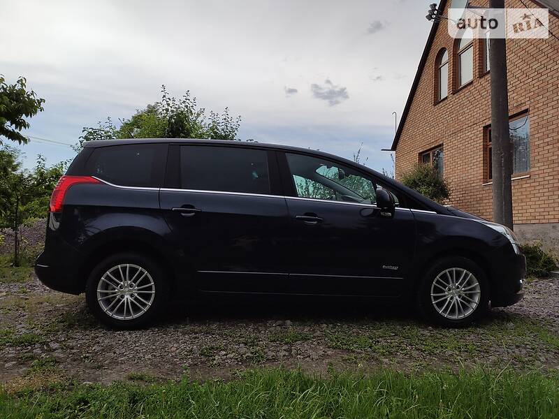 Минивэн Peugeot 5008 2013 в Казатине
