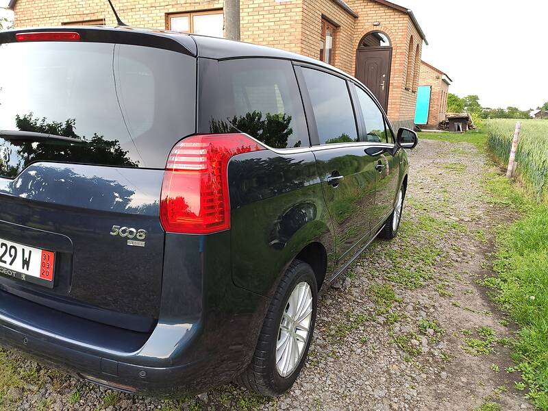 Минивэн Peugeot 5008 2013 в Казатине
