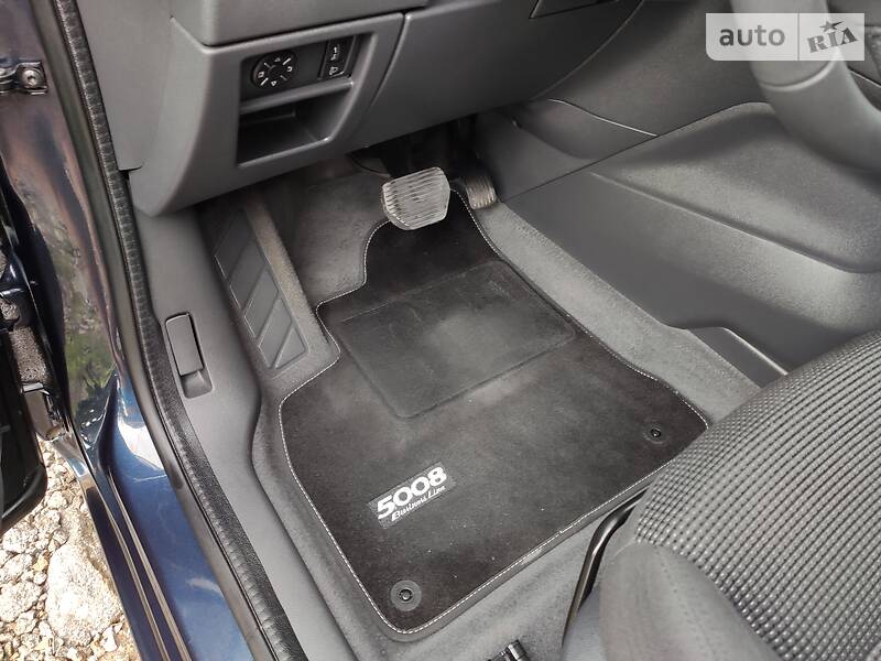 Минивэн Peugeot 5008 2013 в Казатине