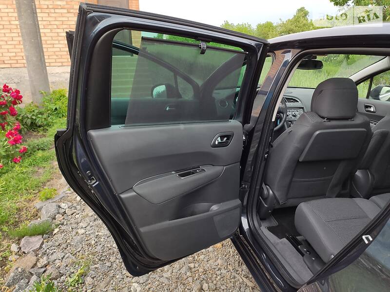 Минивэн Peugeot 5008 2013 в Казатине