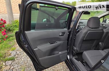 Мінівен Peugeot 5008 2013 в 