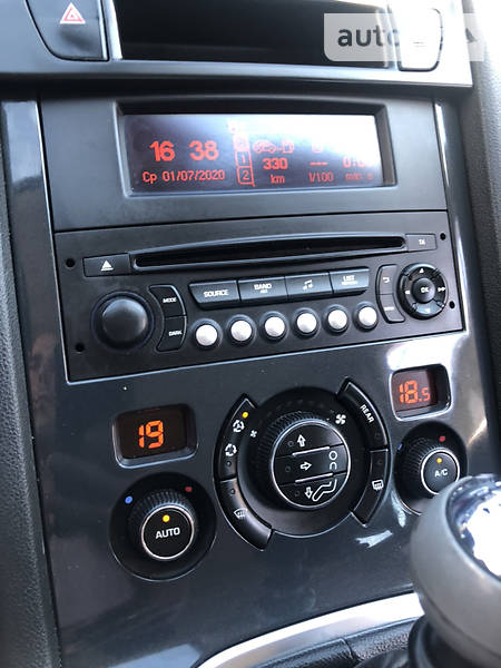 Універсал Peugeot 5008 2015 в Чернівцях