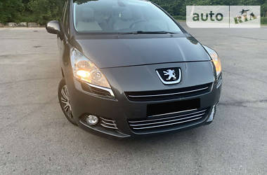 Універсал Peugeot 5008 2010 в Полтаві