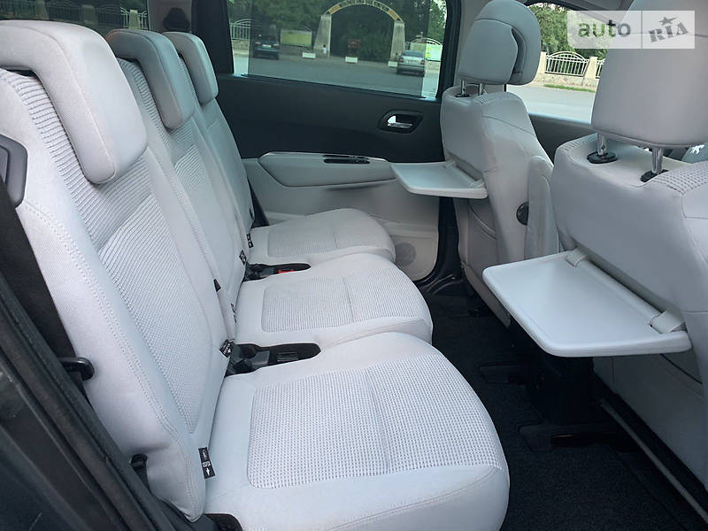 Універсал Peugeot 5008 2010 в Полтаві