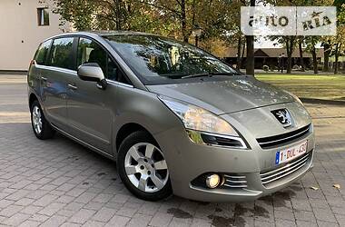 Универсал Peugeot 5008 2011 в Калуше