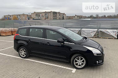 Универсал Peugeot 5008 2012 в Дубно