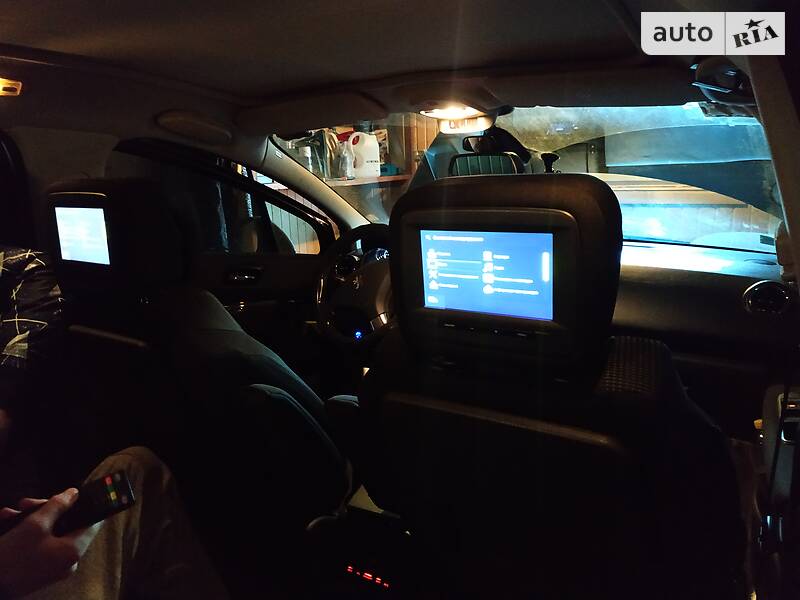 Минивэн Peugeot 5008 2010 в Киеве