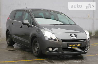 Универсал Peugeot 5008 2011 в Киеве