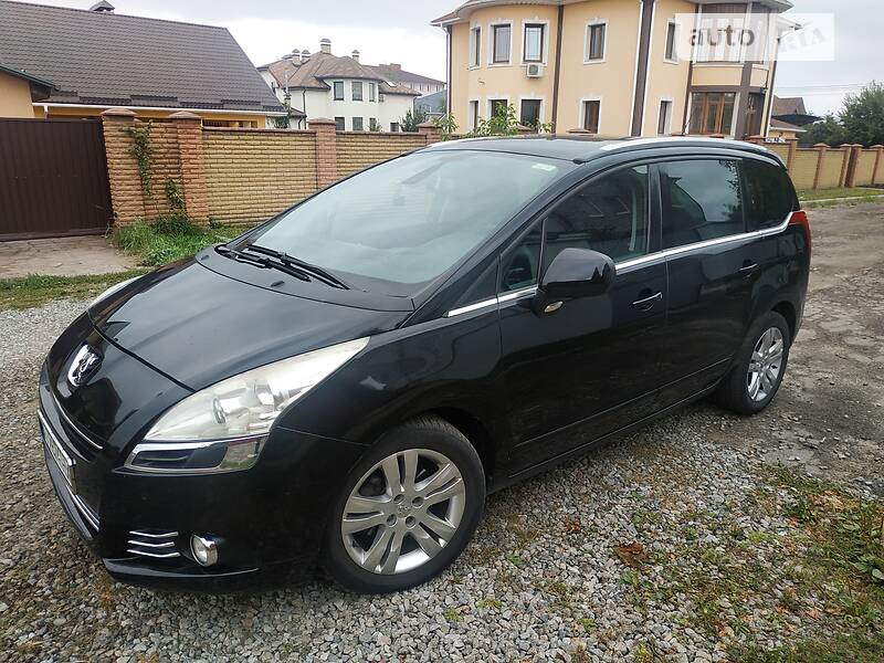 Минивэн Peugeot 5008 2010 в Киеве