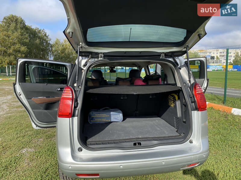 Мінівен Peugeot 5008 2012 в Києві