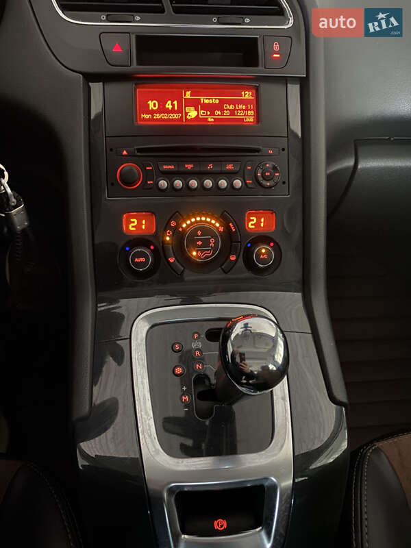 Мінівен Peugeot 5008 2012 в Києві