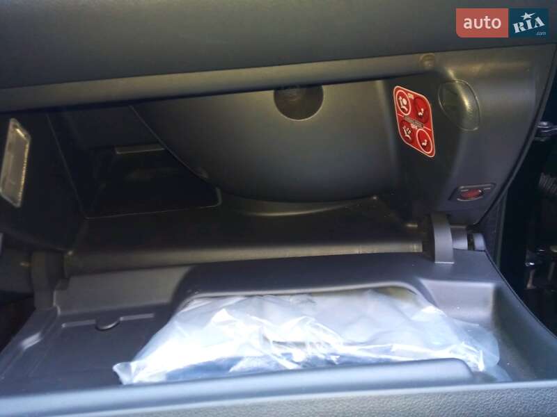 Мінівен Peugeot 5008 2012 в Києві