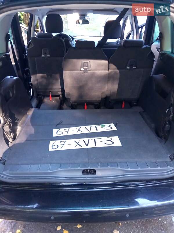 Мінівен Peugeot 5008 2012 в Києві