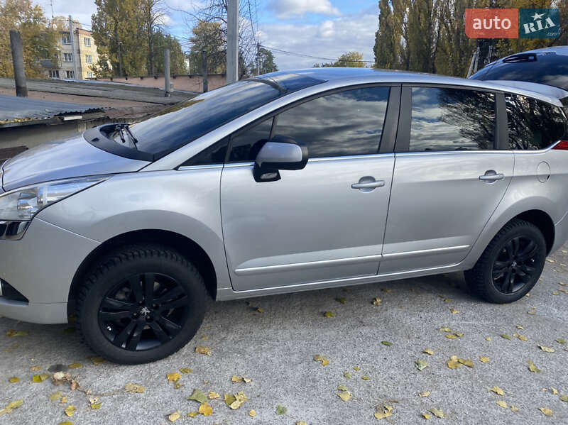 Мінівен Peugeot 5008 2012 в Києві