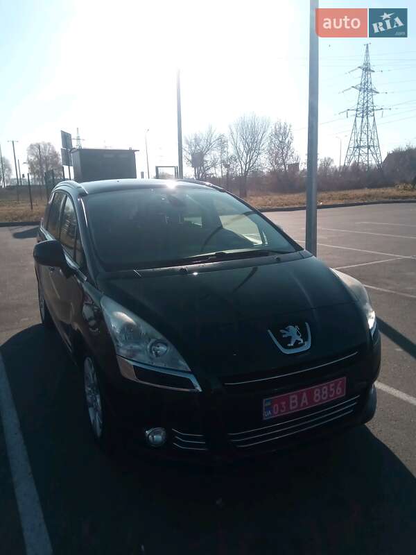 Мінівен Peugeot 5008 2012 в Києві