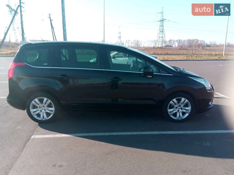 Мінівен Peugeot 5008 2012 в Києві