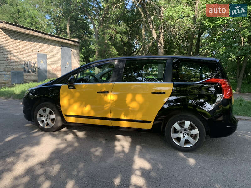 Універсал Peugeot 5008 2013 в Нікополі