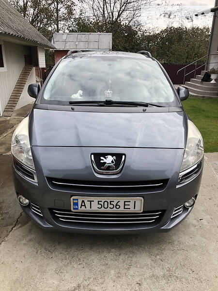 Мікровен Peugeot 5008 2011 в Калуші