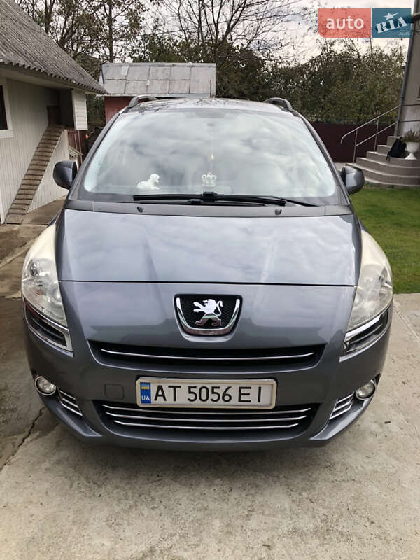 Peugeot 5008 2011