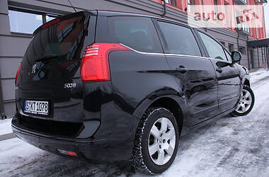 Минивэн Peugeot 5008 2010 в Дрогобыче