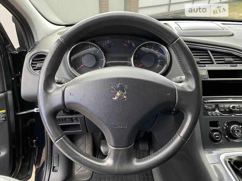 Мінівен Peugeot 5008 2012 в Чернівцях