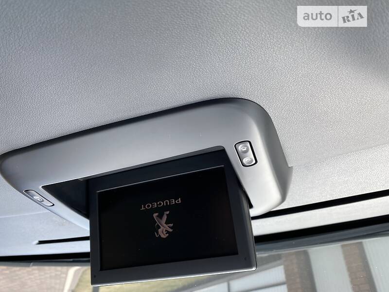 Мінівен Peugeot 5008 2012 в Чернівцях