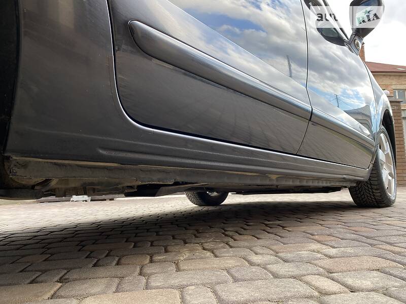 Мінівен Peugeot 5008 2012 в Чернівцях