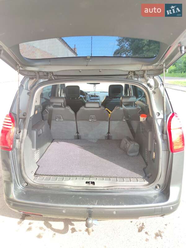 Минивэн Peugeot 5008 2010 в Гребенке