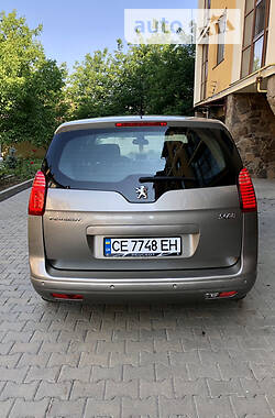 Мінівен Peugeot 5008 2010 в Чернівцях