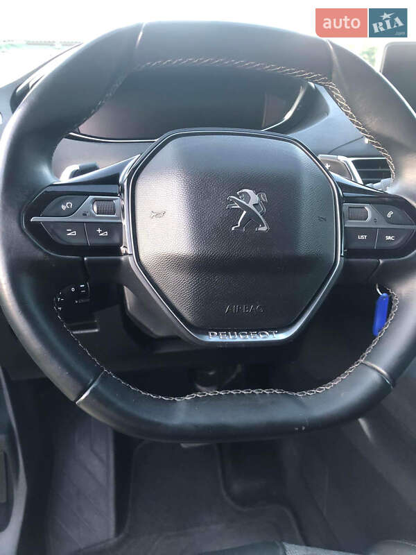 Позашляховик / Кросовер Peugeot 5008 2019 в Львові