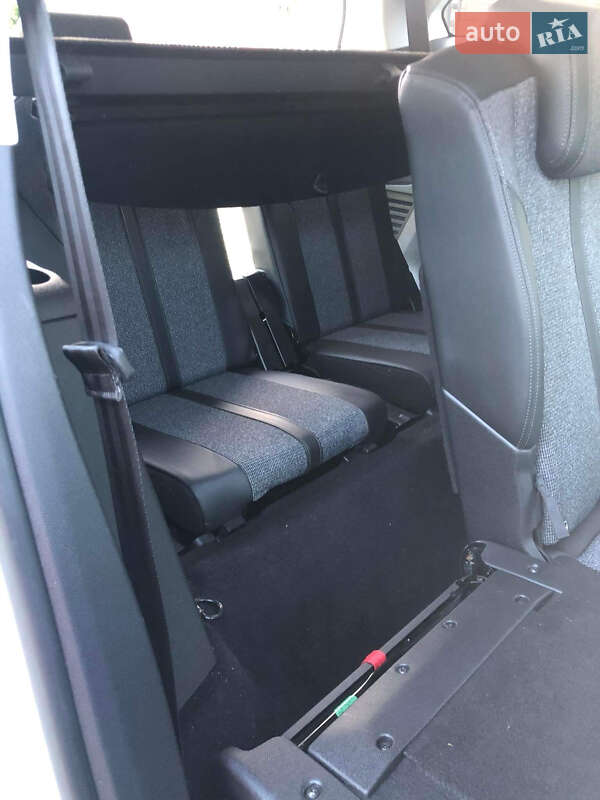 Позашляховик / Кросовер Peugeot 5008 2019 в Львові