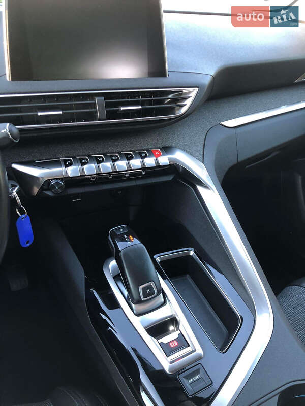 Позашляховик / Кросовер Peugeot 5008 2019 в Львові