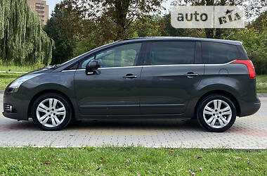 Універсал Peugeot 5008 2011 в Тернополі