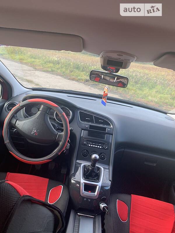 Мікровен Peugeot 5008 2011 в Калуші