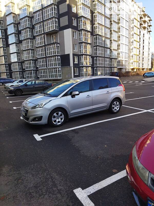 Peugeot 5008 2013