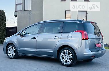 Минивэн Peugeot 5008 2016 в 